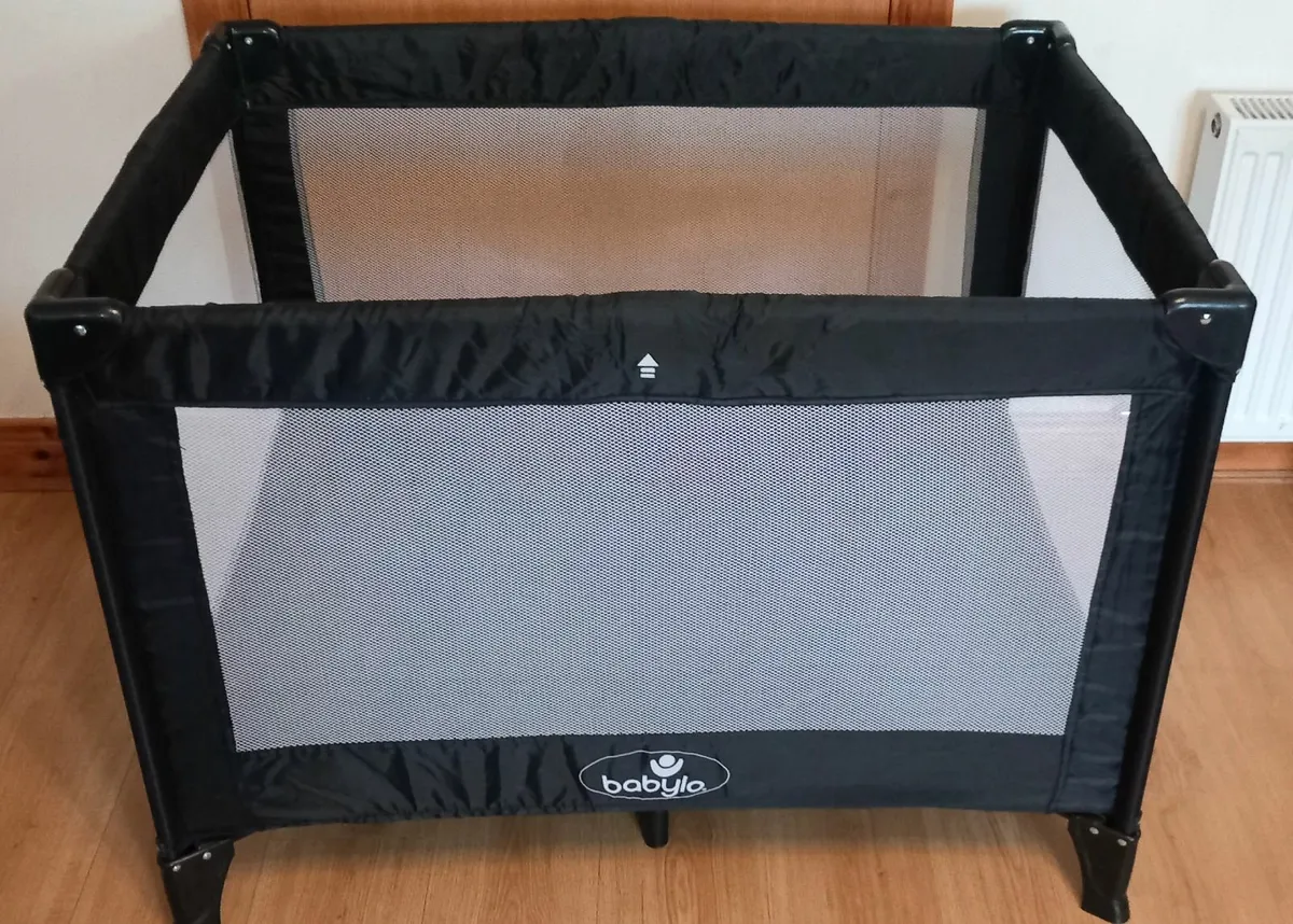 Babylo Travel Cot / Playpen - Image 2