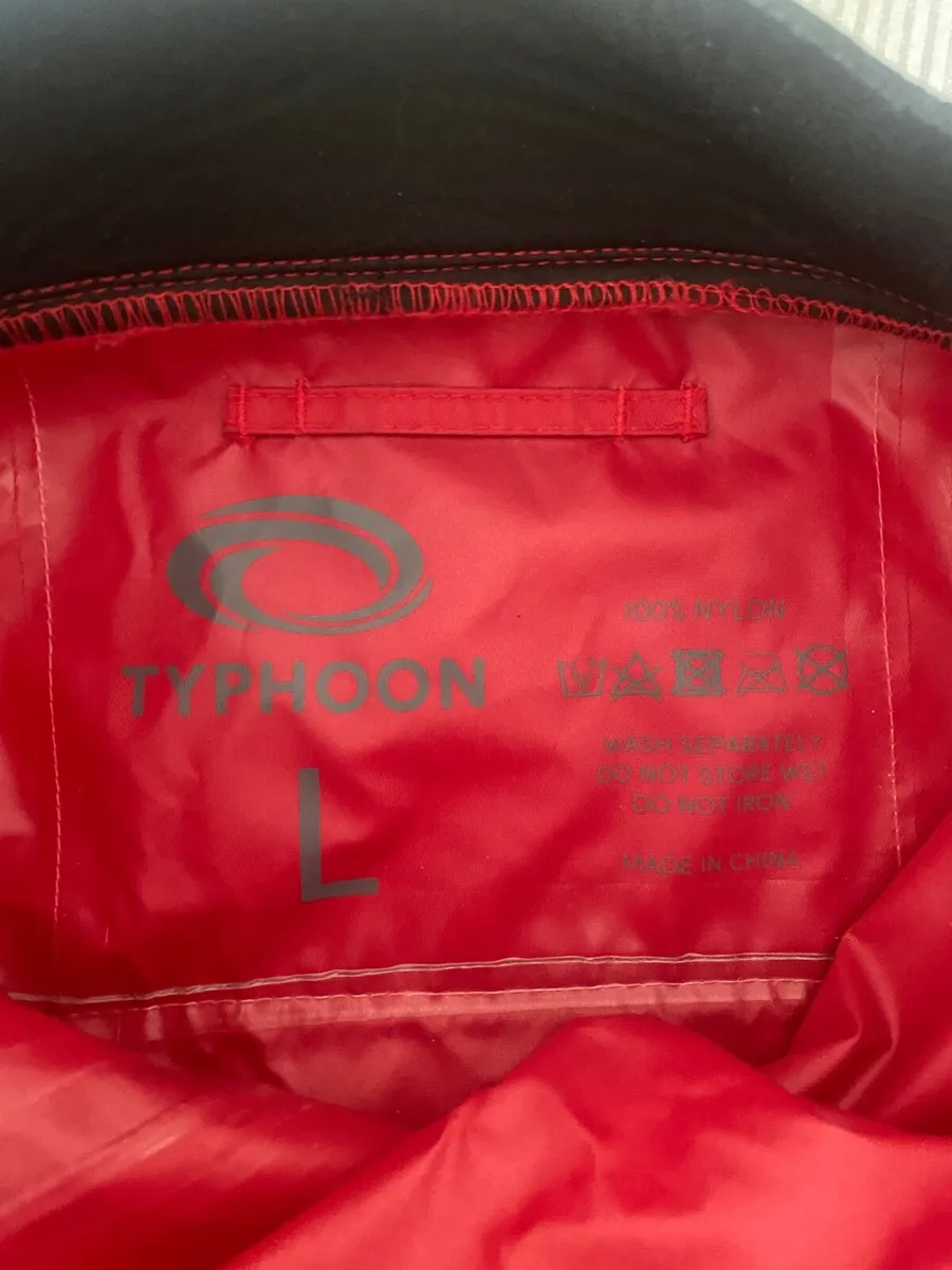 Men’s waterproof jacket - Image 2