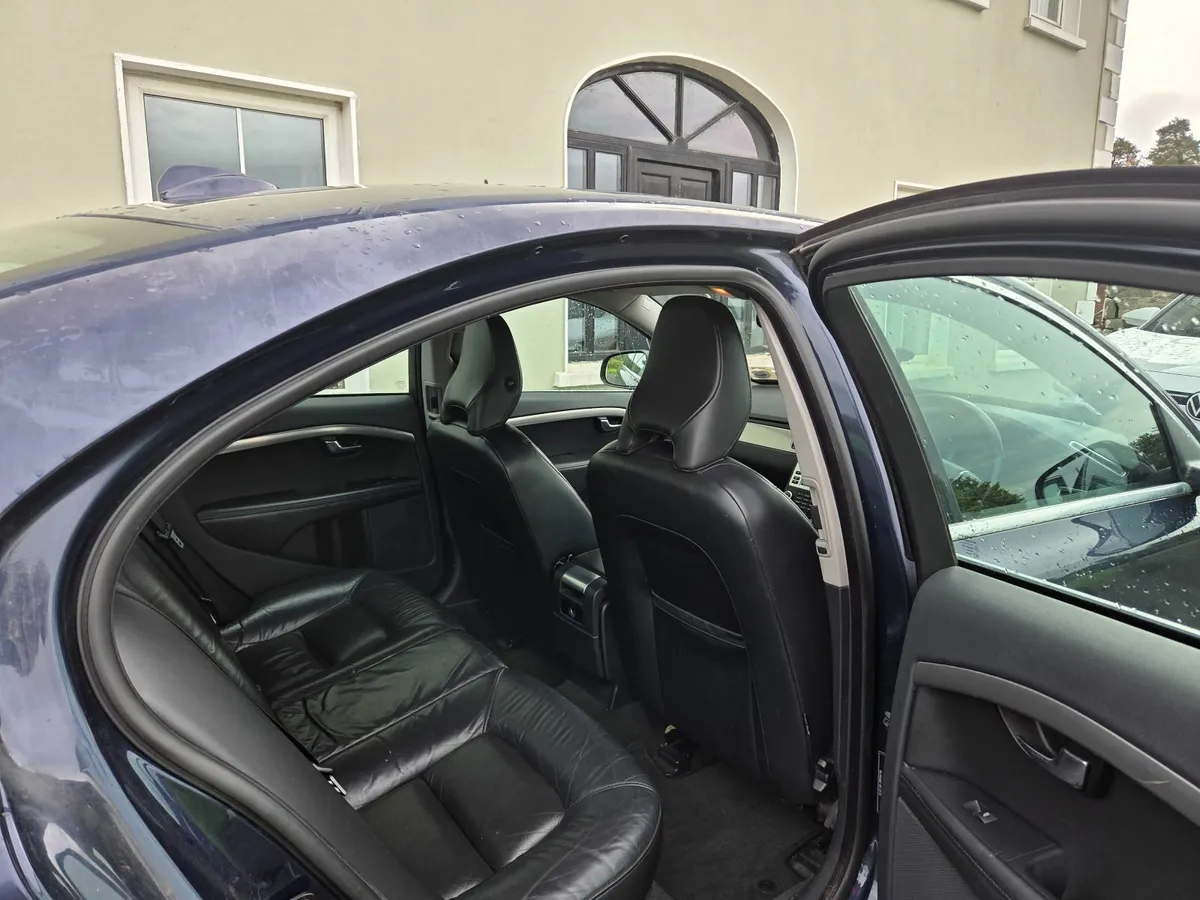 Volvo S80 2011 - Image 2