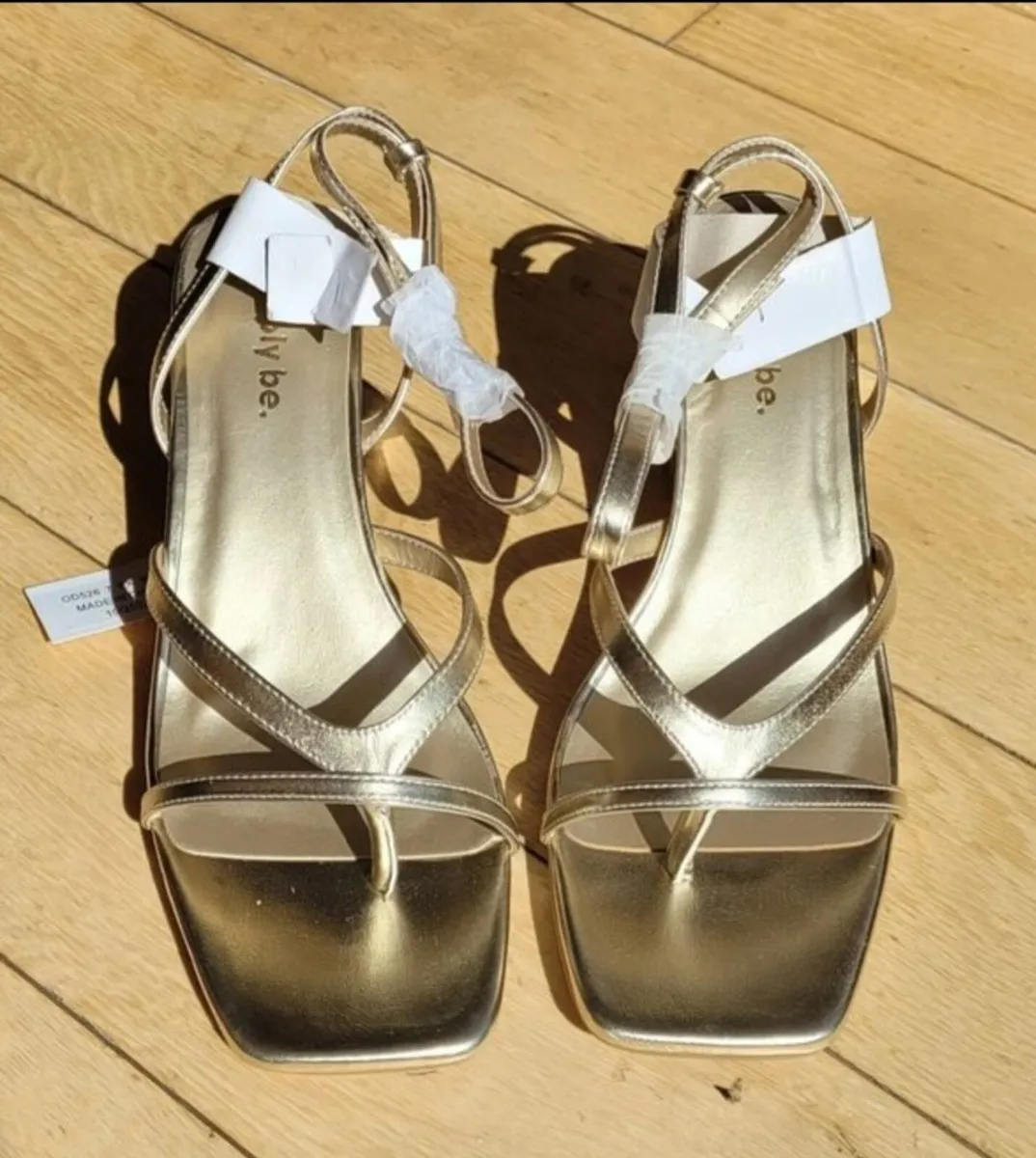 Shoes - Image 4