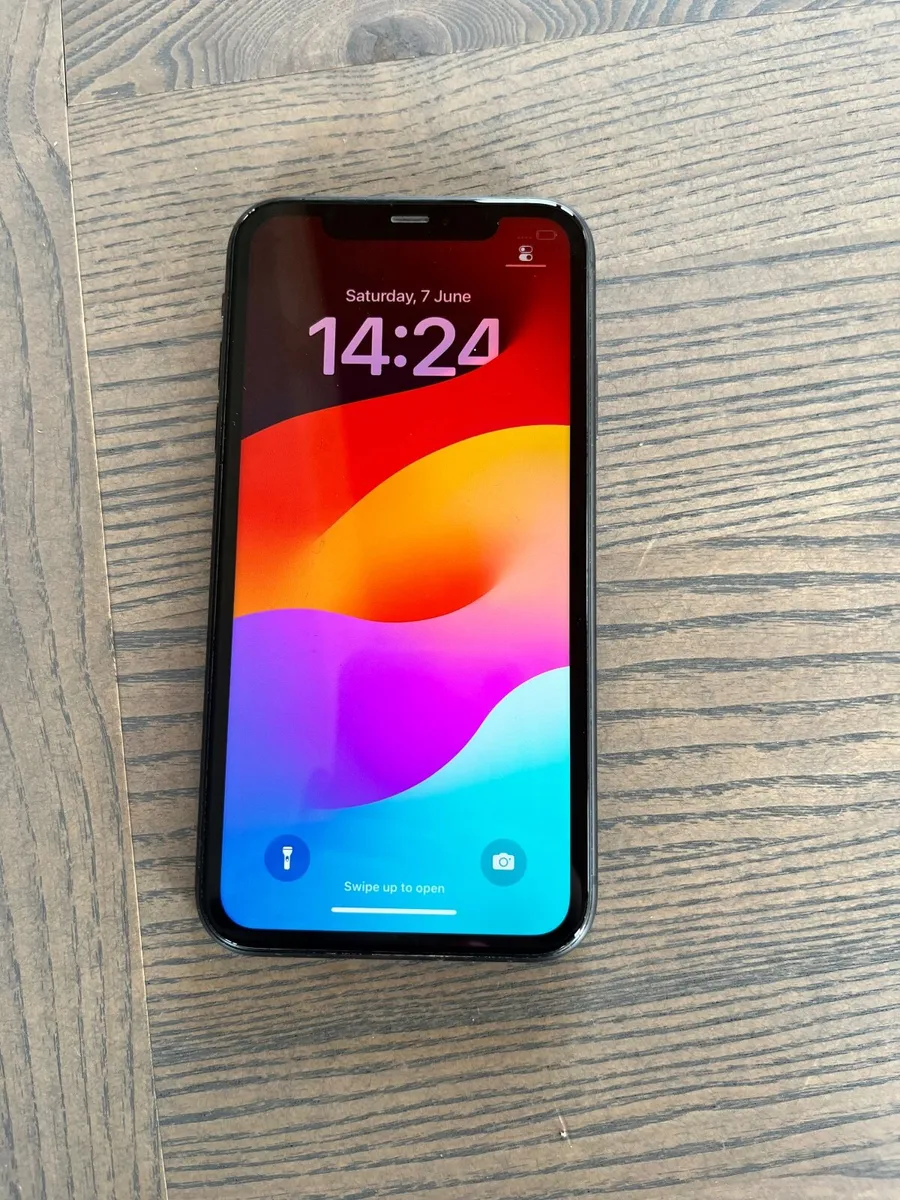 iPhone 11 - Image 1