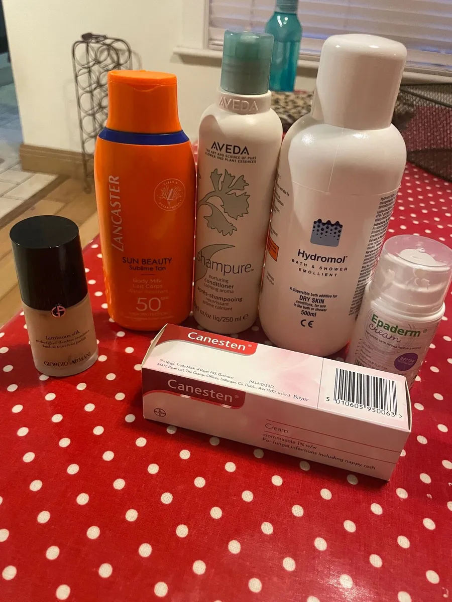 beauty hamper, Armani, Lancaster, La Roche posay - Image 2