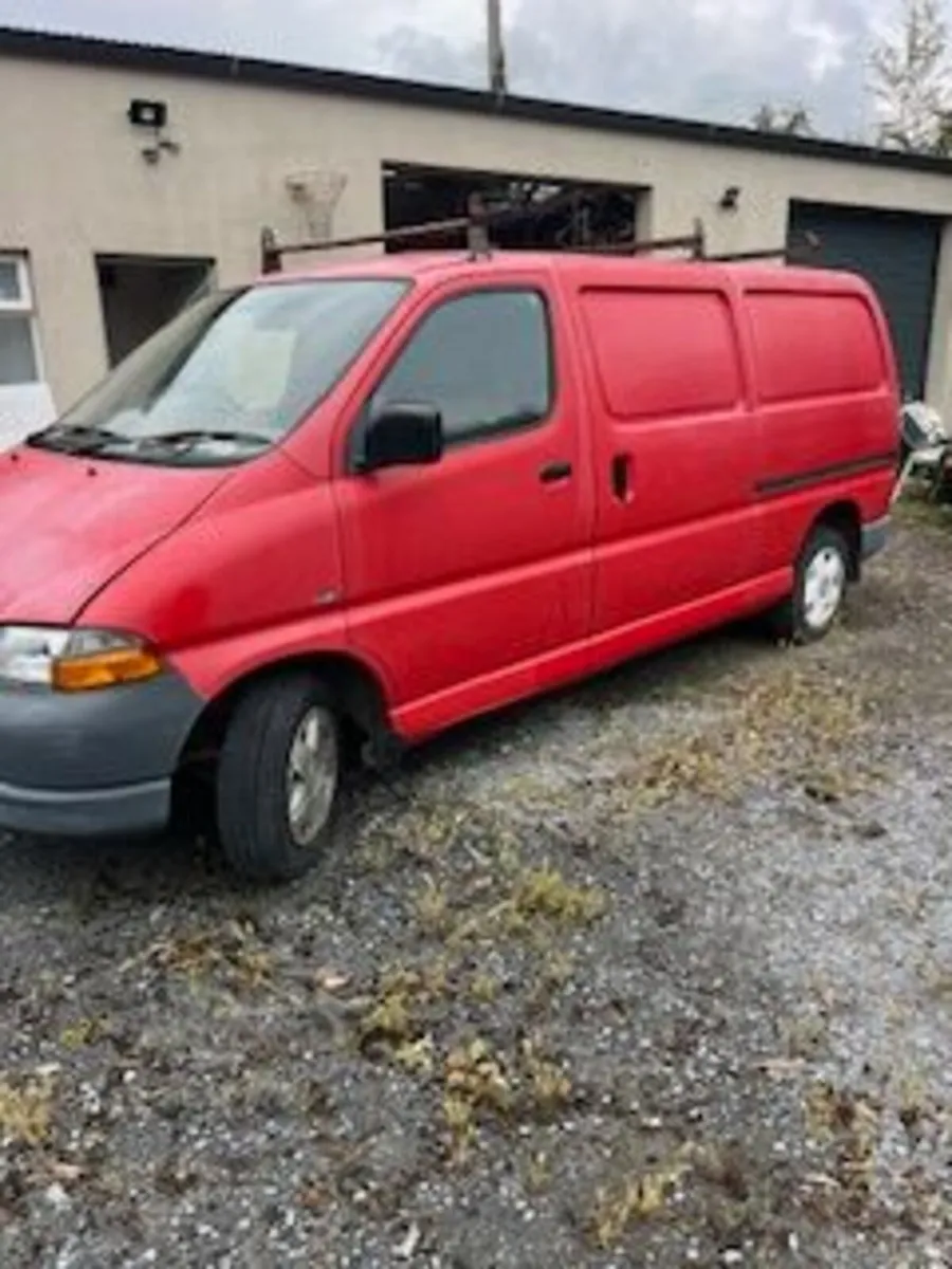 Toyota HiAce 2005 - Image 2