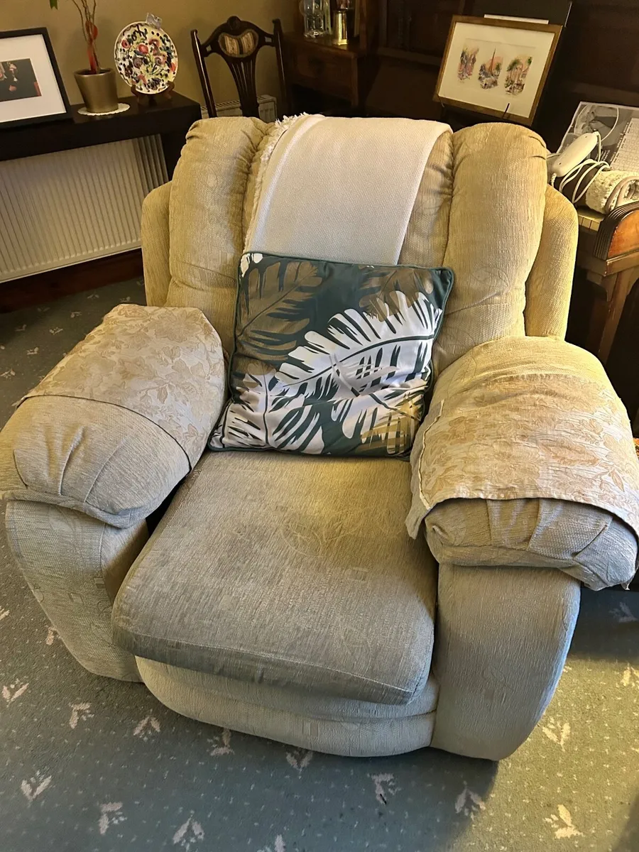 Suite of furniture - Image 3