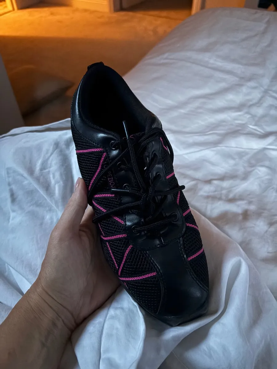 Capeziox Dance shoes - Image 1