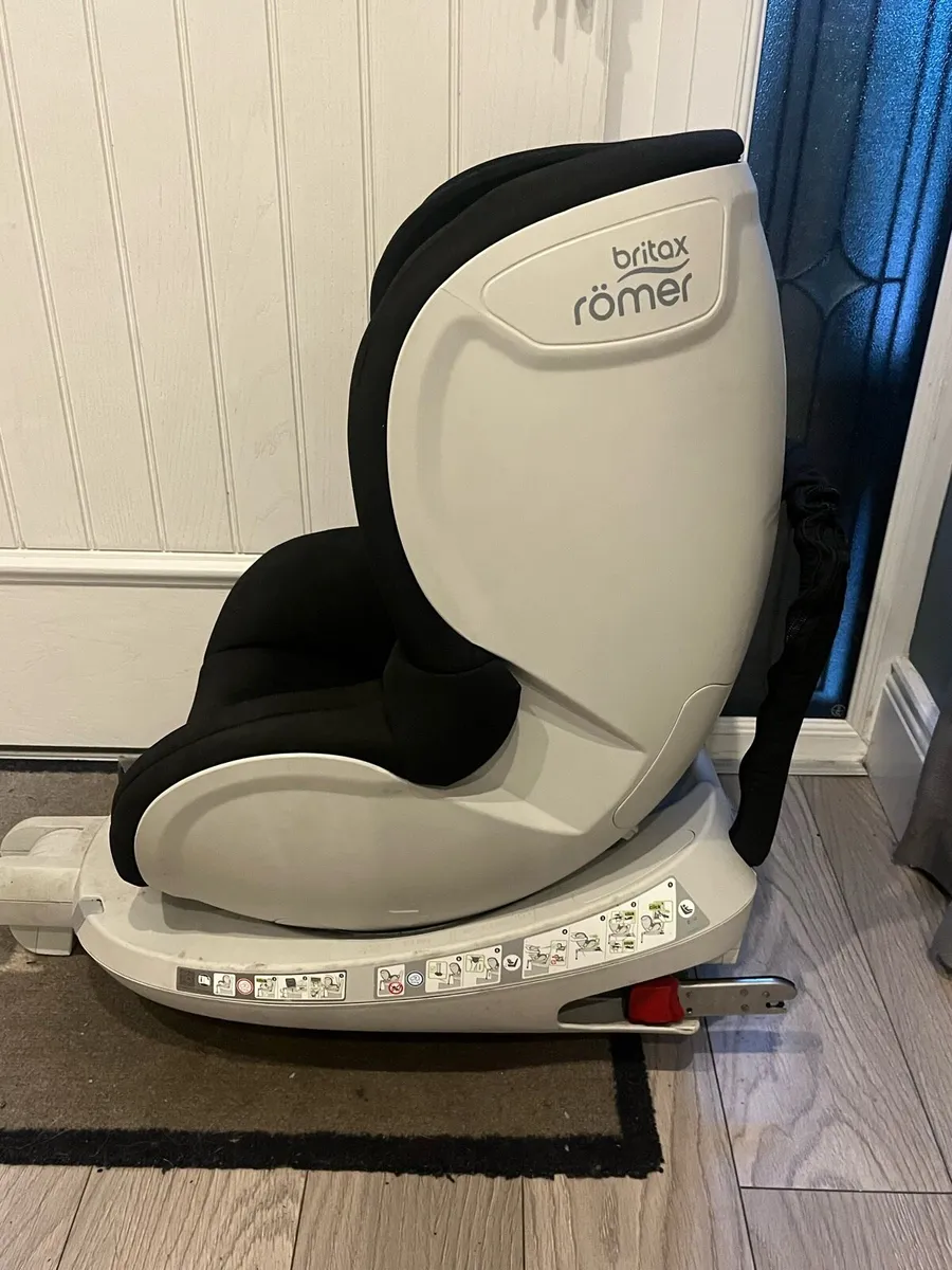 Britax Romer dual fix swivel car seat - Image 2