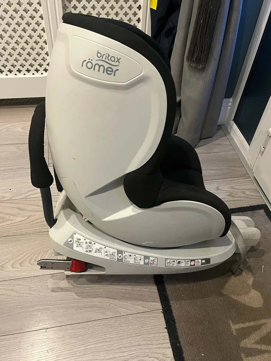 Britax Romer dual fix swivel car seat - Image 3