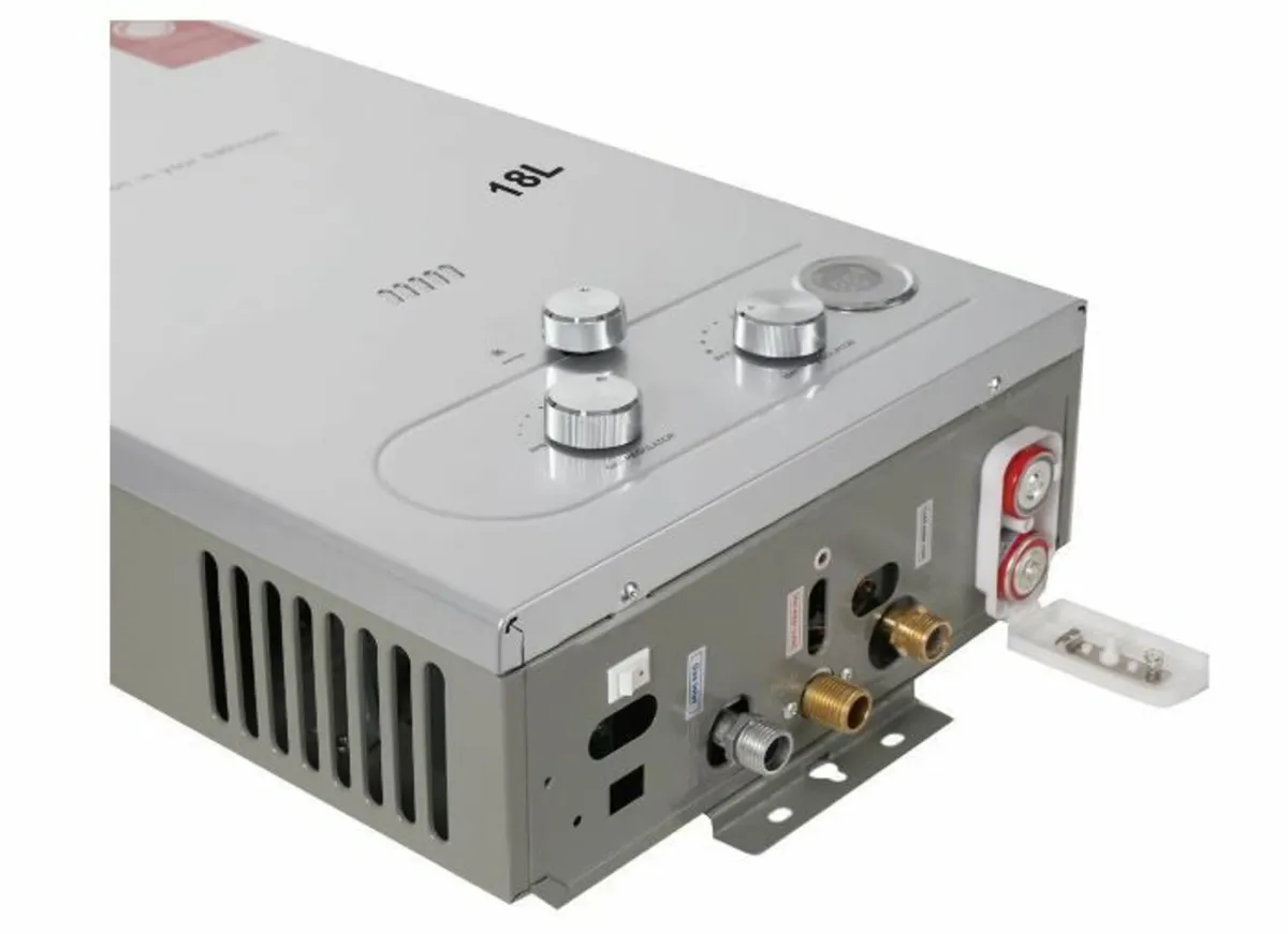 Tankless Gas Water Heater, 18L Outdoor - Image 2