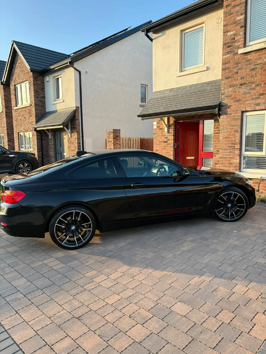 BMW 4-Series 2015 - Image 2