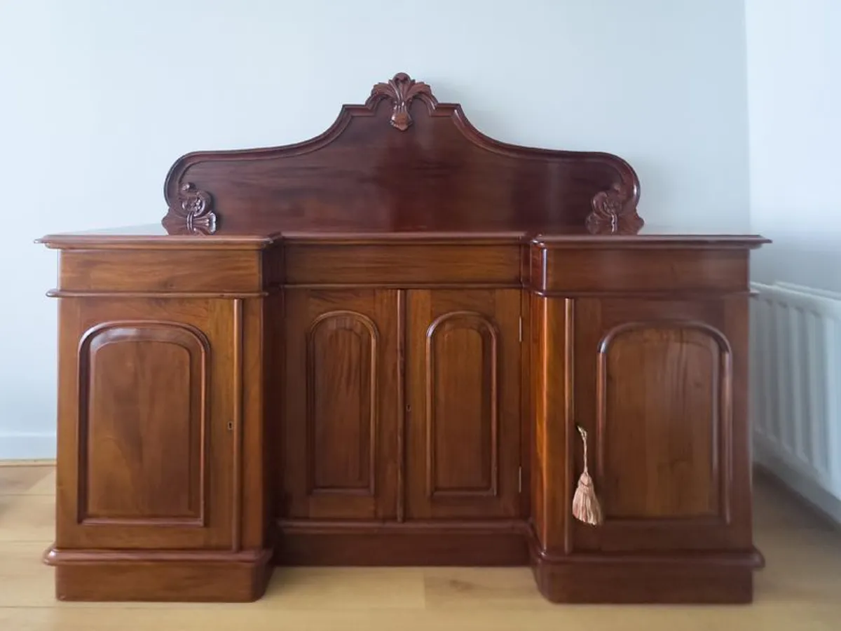 Victorian sideboard by Locksley Furniture - Image 1