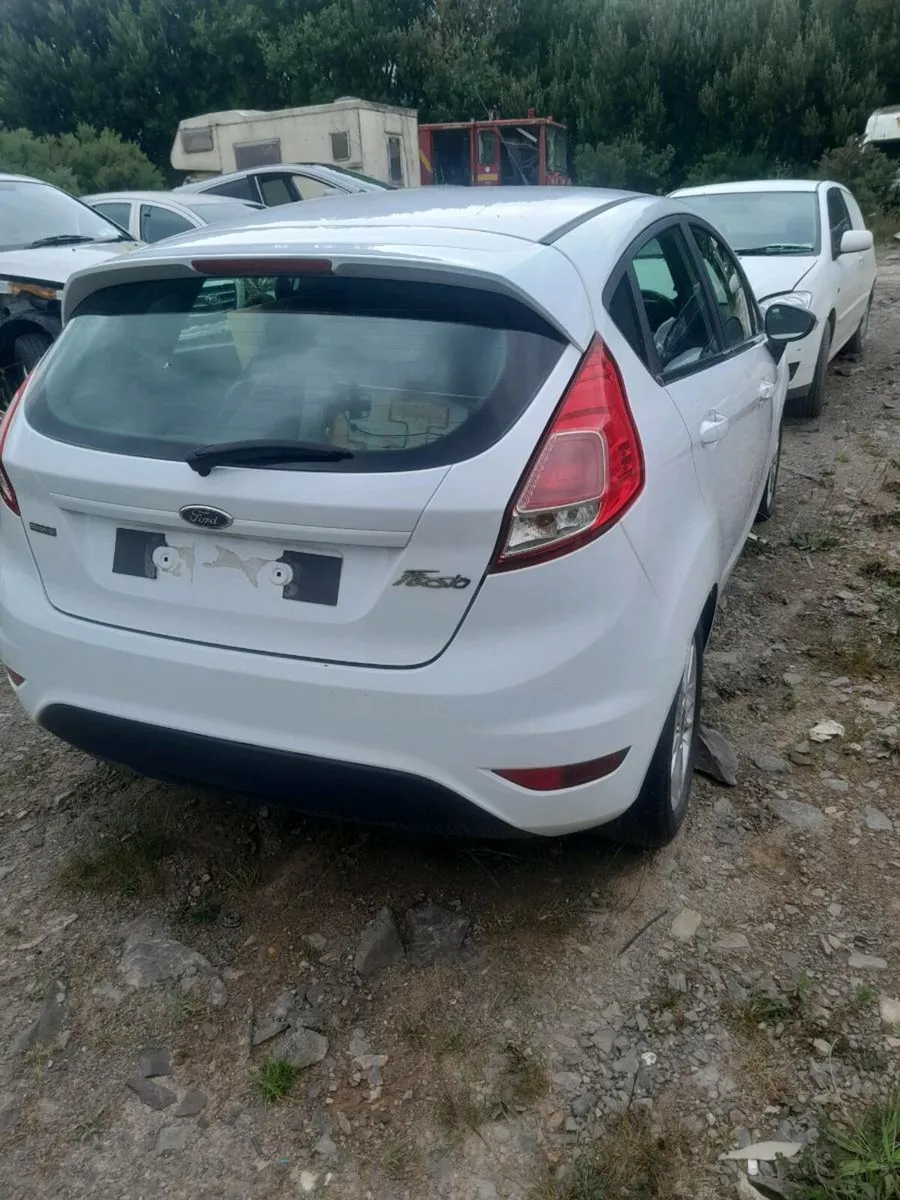 Breaking ford fiesta 2010-2015 - Image 4