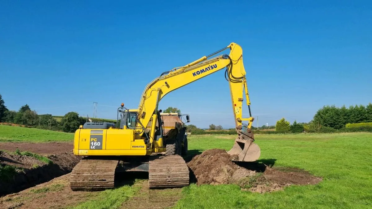 Komatsu digger - Image 2