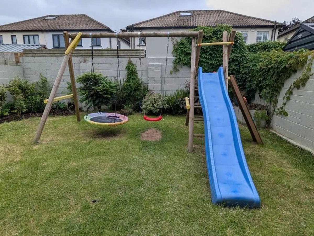 Bosse Play Swing Set - Image 1