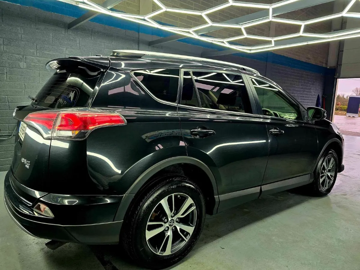 Toyota RAV4 2016 - Image 2