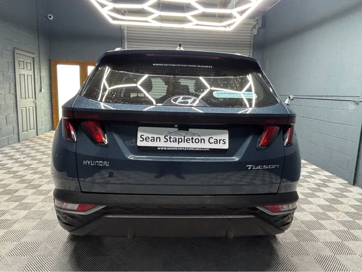 Hyundai Tucson Ix35 Executive 2WD 5DR - Image 4
