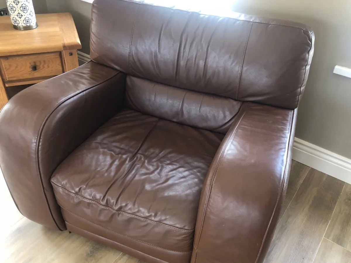 Suite of furniture - Image 2