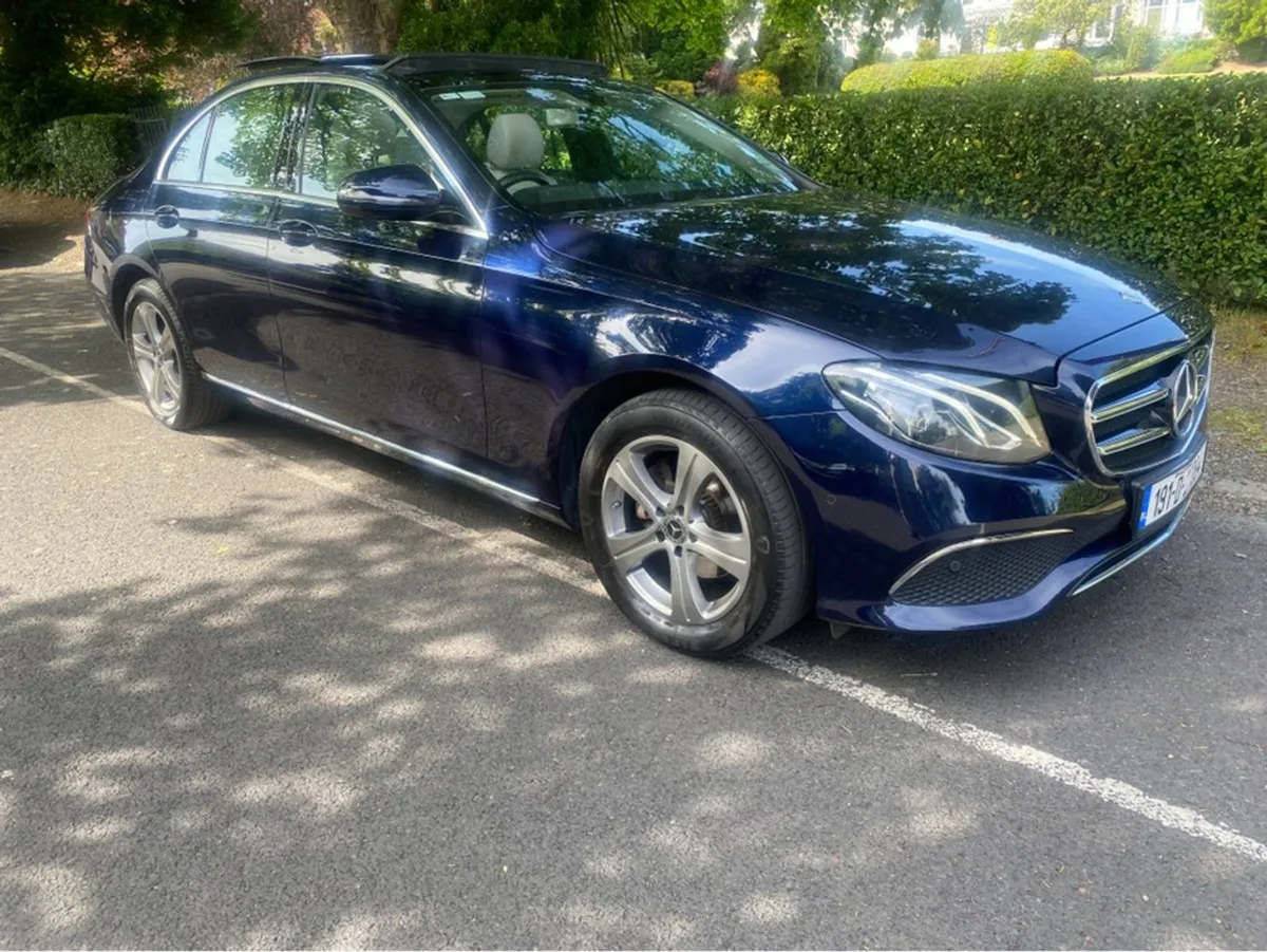 Mercedes-Benz E-Class 200 5DR Auto 4DR PAN SUN Ro - Image 2