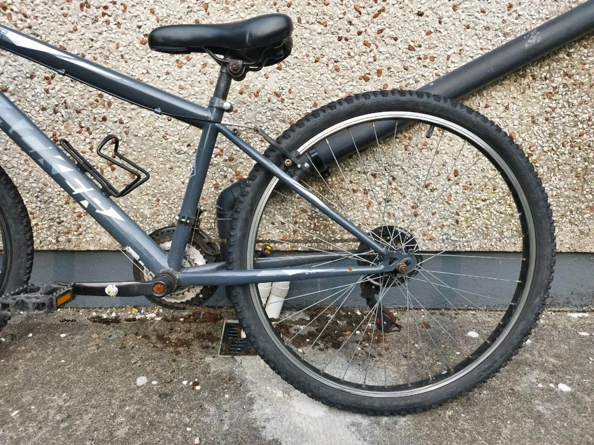 Boy's Mountain bike - Image 4