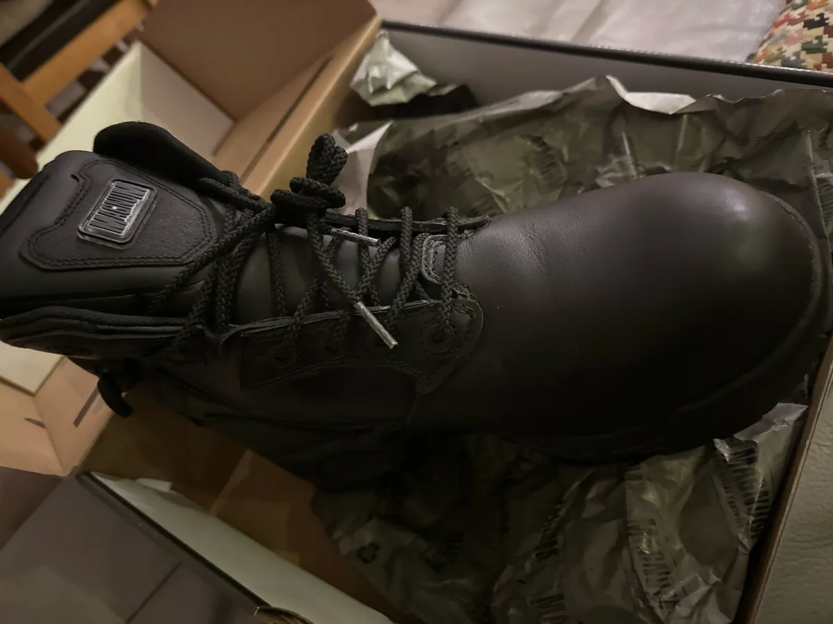Magnum Steel Cap Black Leather Boots - Image 2