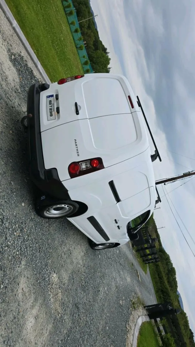 2016 citreon berlingo maxi ** doe 2/26** - Image 3