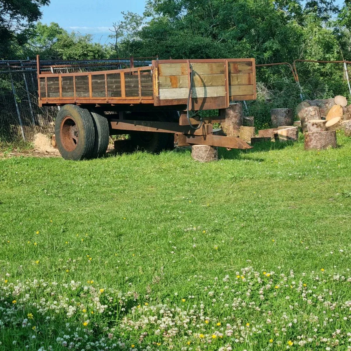 Tractor trailer - Image 1