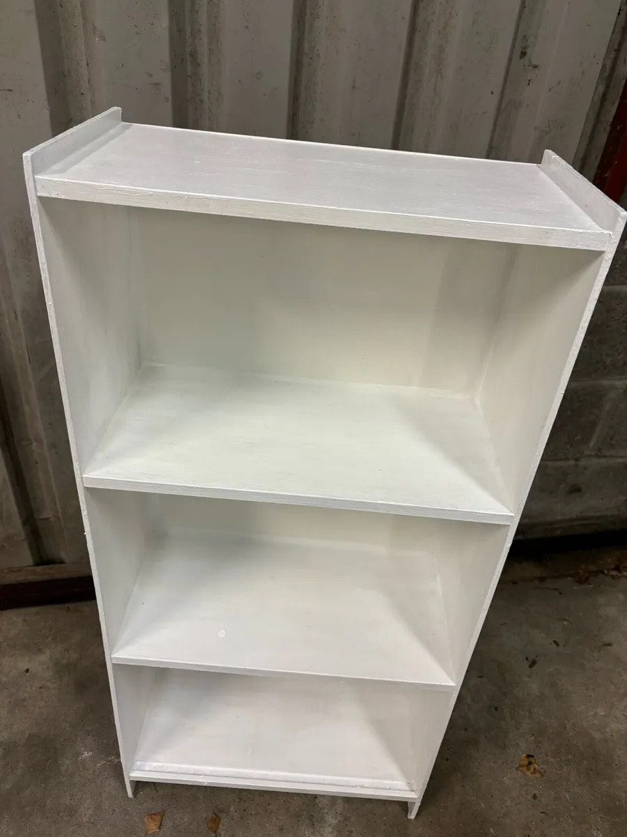 White floor shelves - Image 3