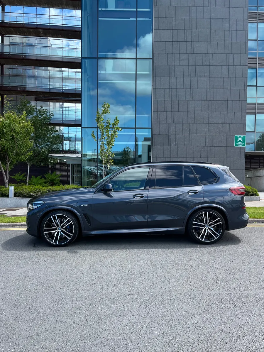 2022 BMW X5 45e M-Sport - LOW Mileage - Image 3