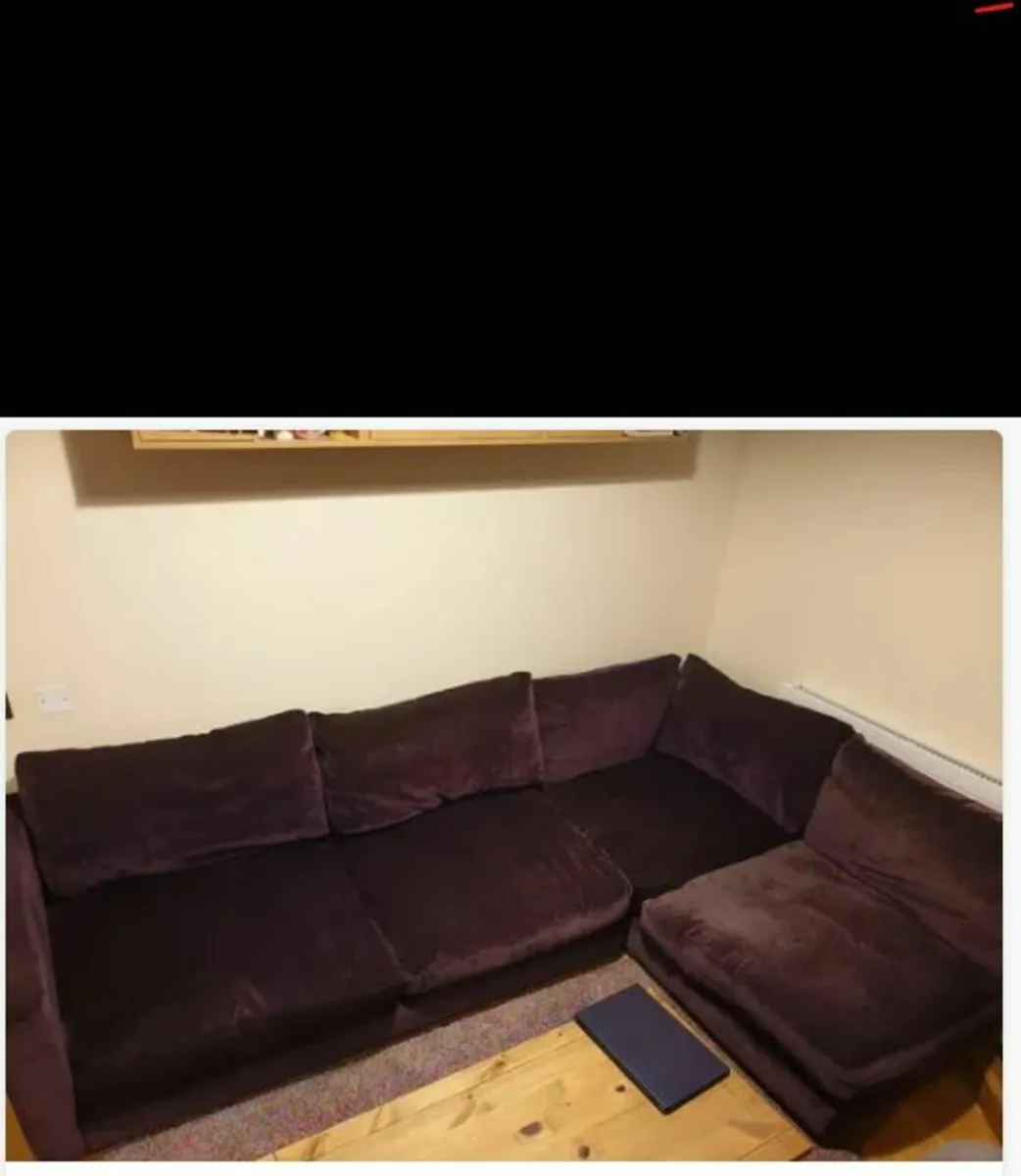 L-shaped purple couch - 3 seater w. chaise longue