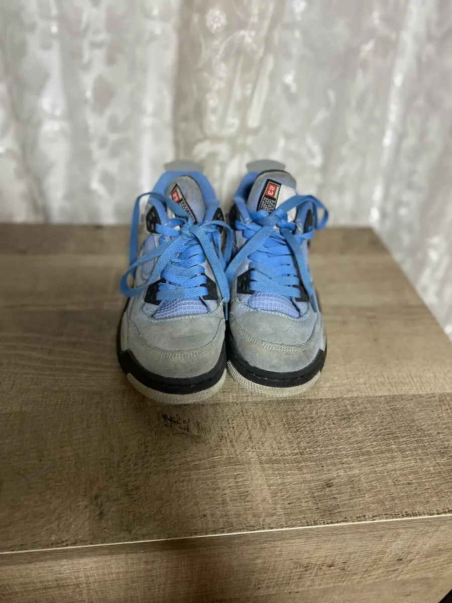 Air Jordan 4 University Blue Sneakers - Image 2