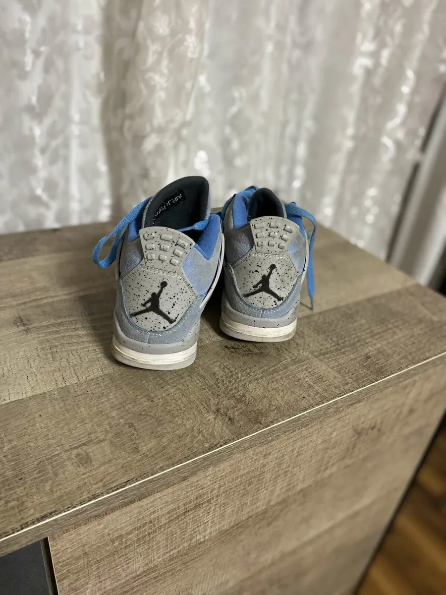 Air Jordan 4 University Blue Sneakers - Image 3