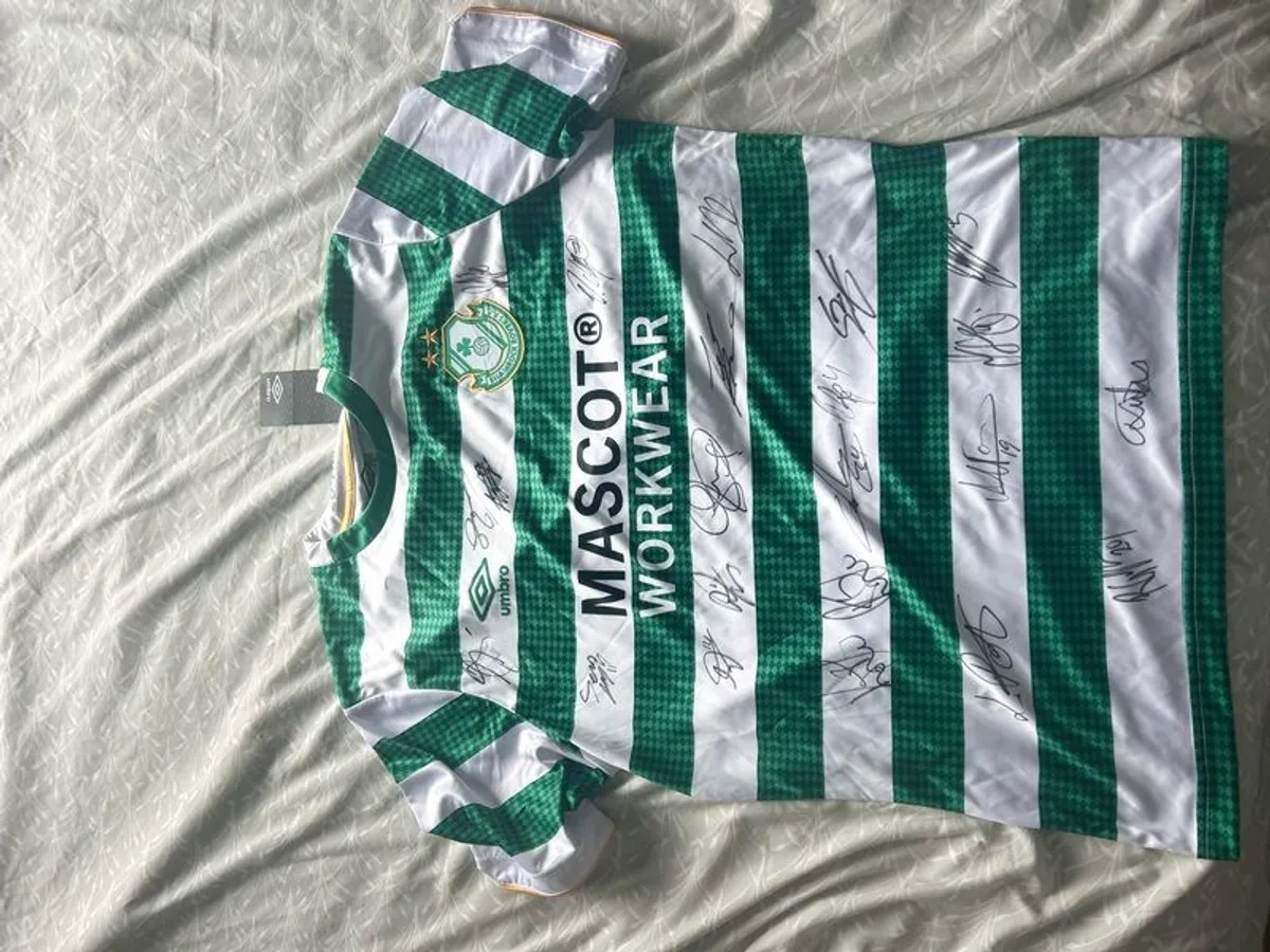 Shamrock Rovers history making 4 in a row 2023 signed by entire squad - Image 2