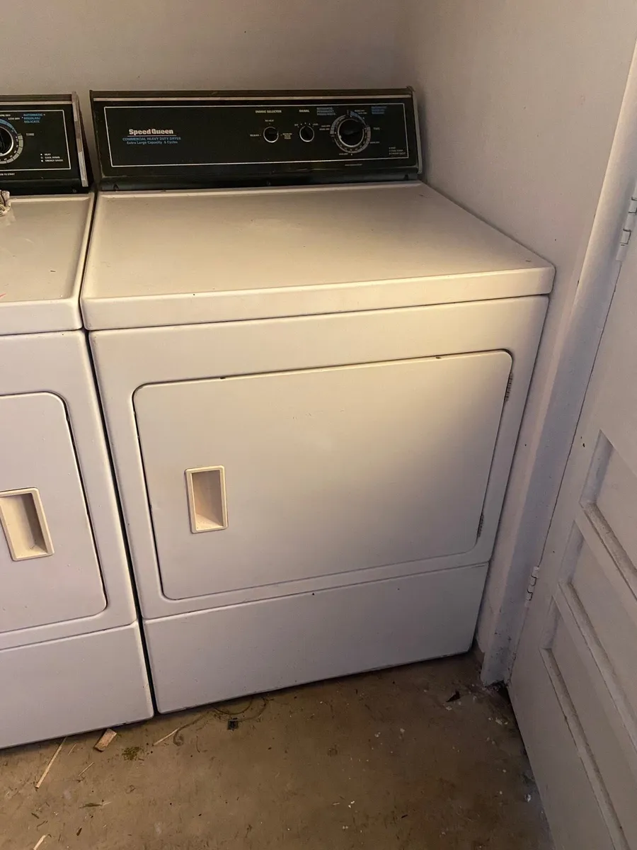 Speed Queen has dryer - Image 1