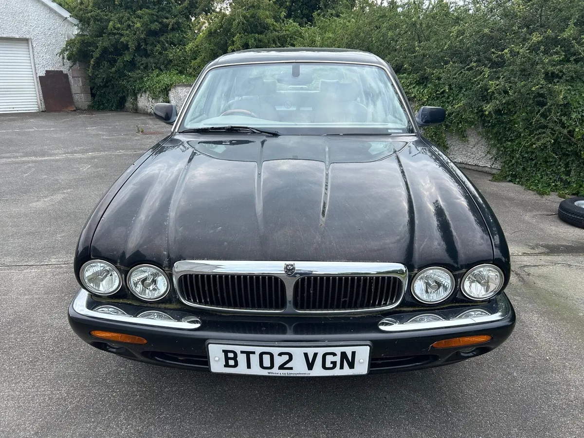 Limousine Jaguar automatic leather ex royal car - Image 1