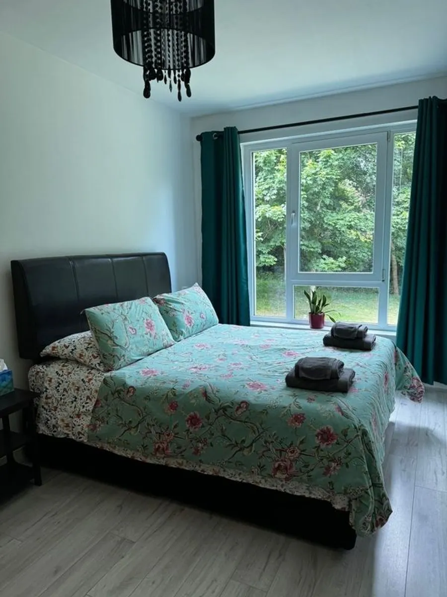 King size bed with matress and headboard - Image 1