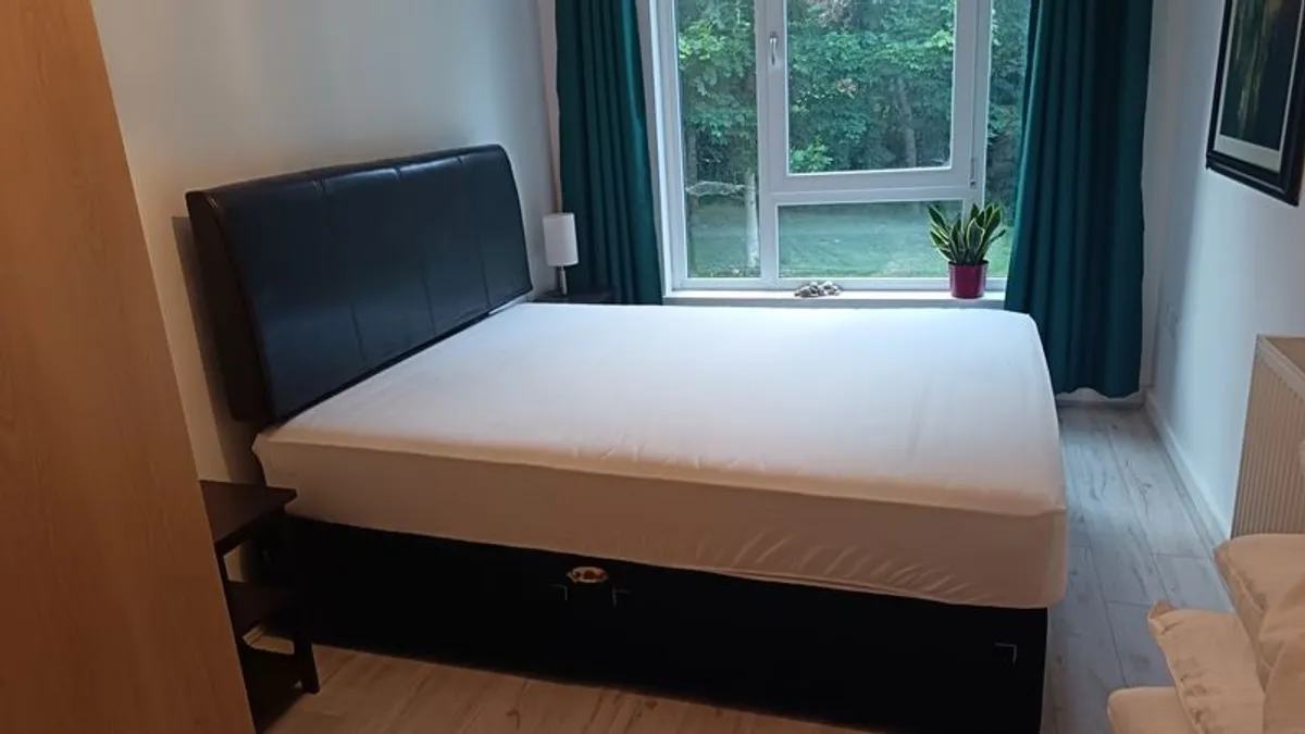 King size bed with matress and headboard - Image 2