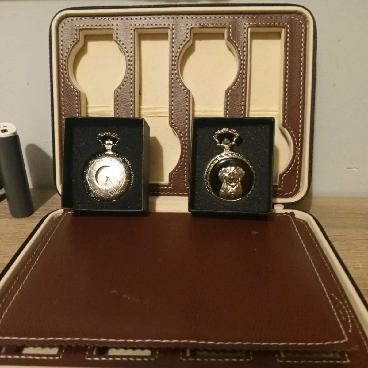 Watch box +2 Pocket watches - Image 1
