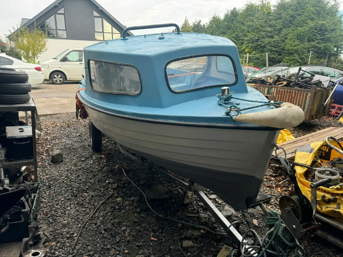 13ft fibreglass Boat incl Motor - Image 3