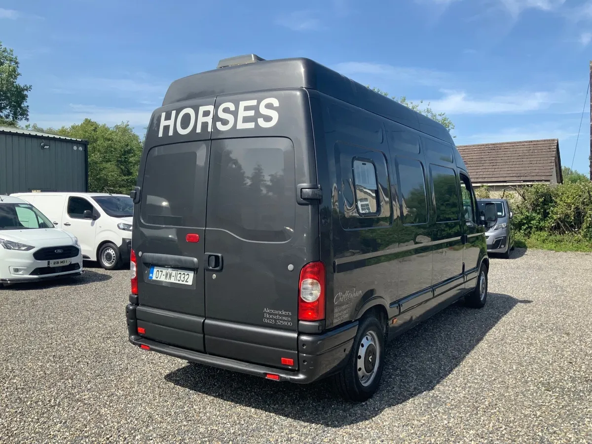 Renault Master Horsebox 🐎 on ( Car licence  ) . - Image 4