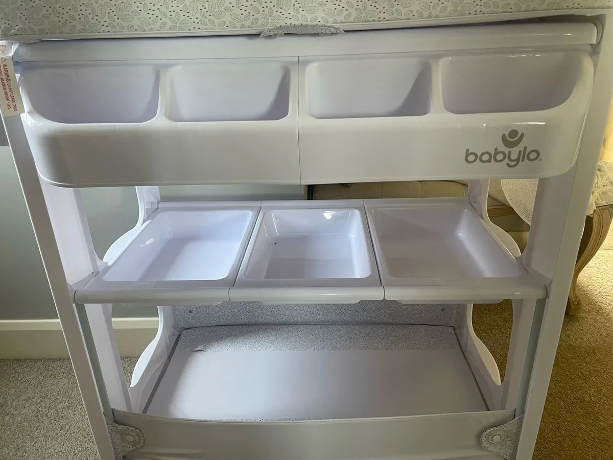 Changing Table - Image 3