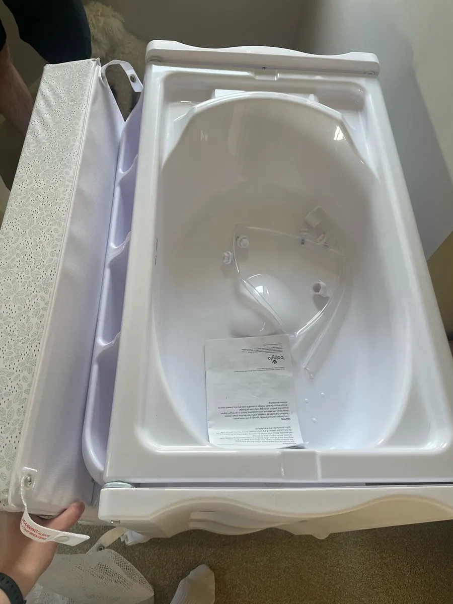 Changing Table - Image 4