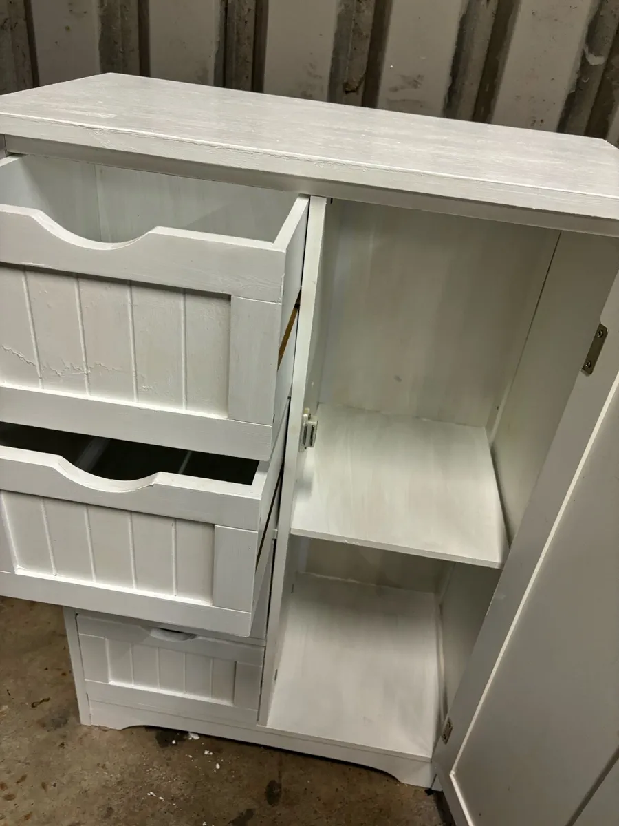 Small white bathroom storage press - Image 2