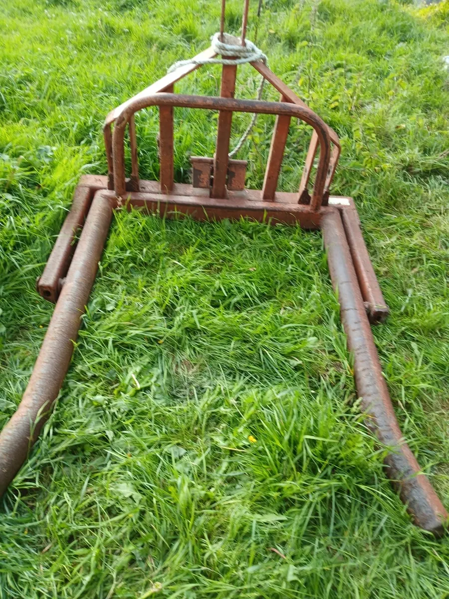 Topper & Bale Handler - Image 1