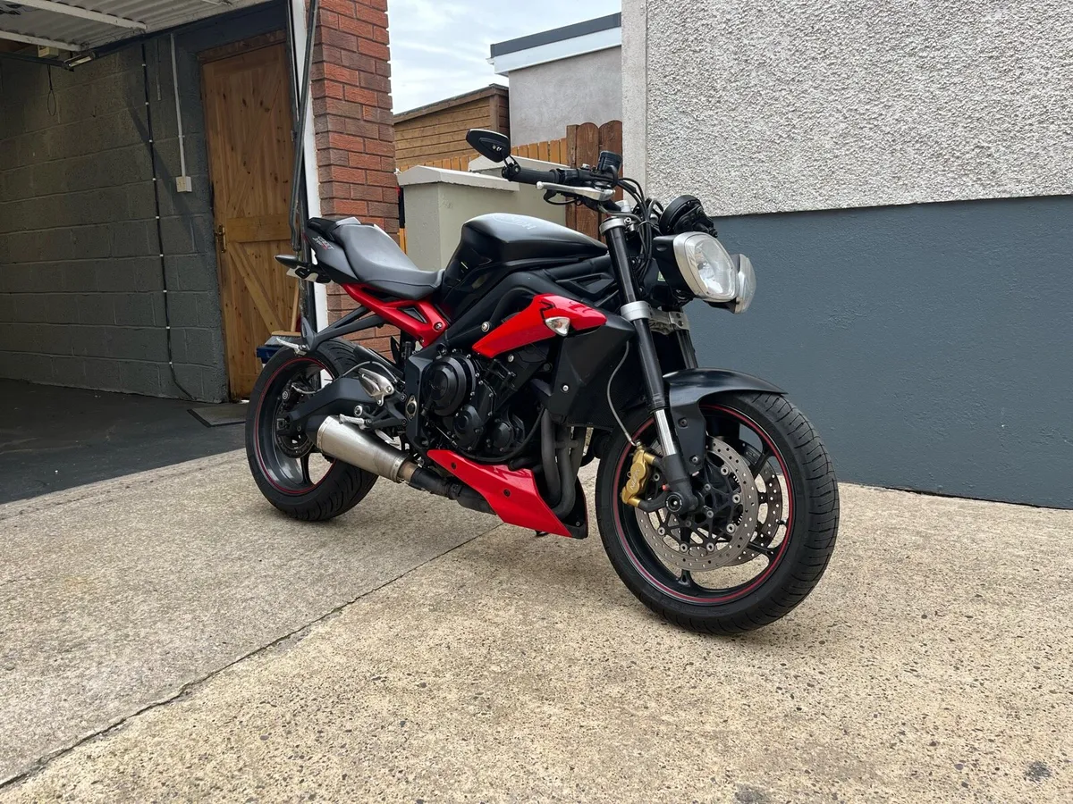 2015 street triple truimph - Image 1