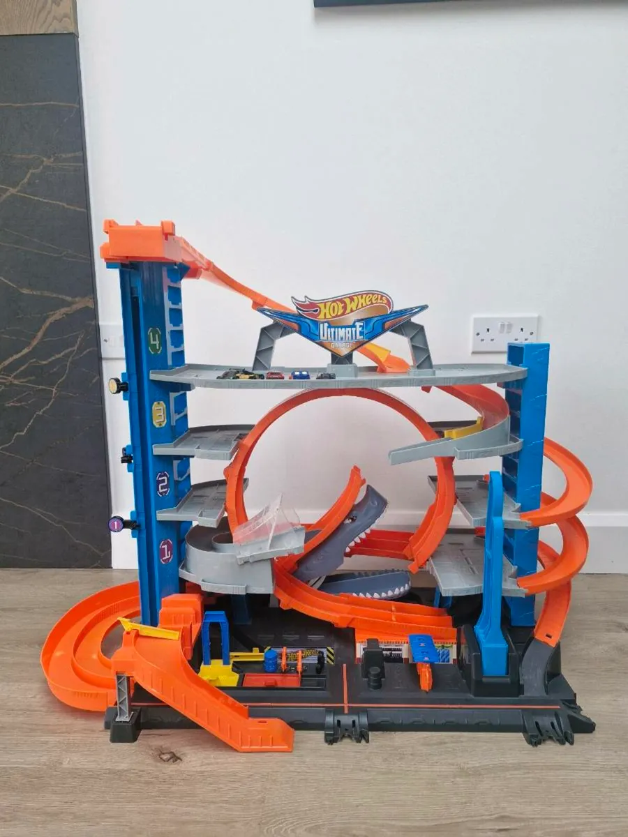 Hot Wheels Ultimate Garage