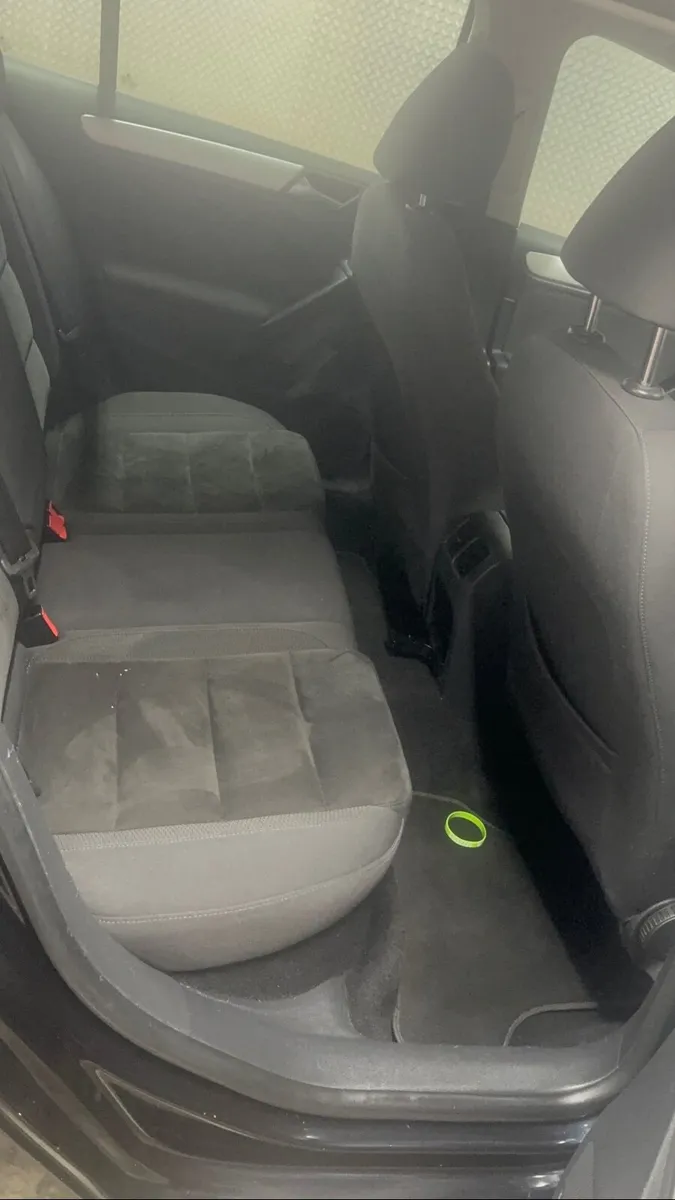 Volkswagen Golf 2011 - Image 3