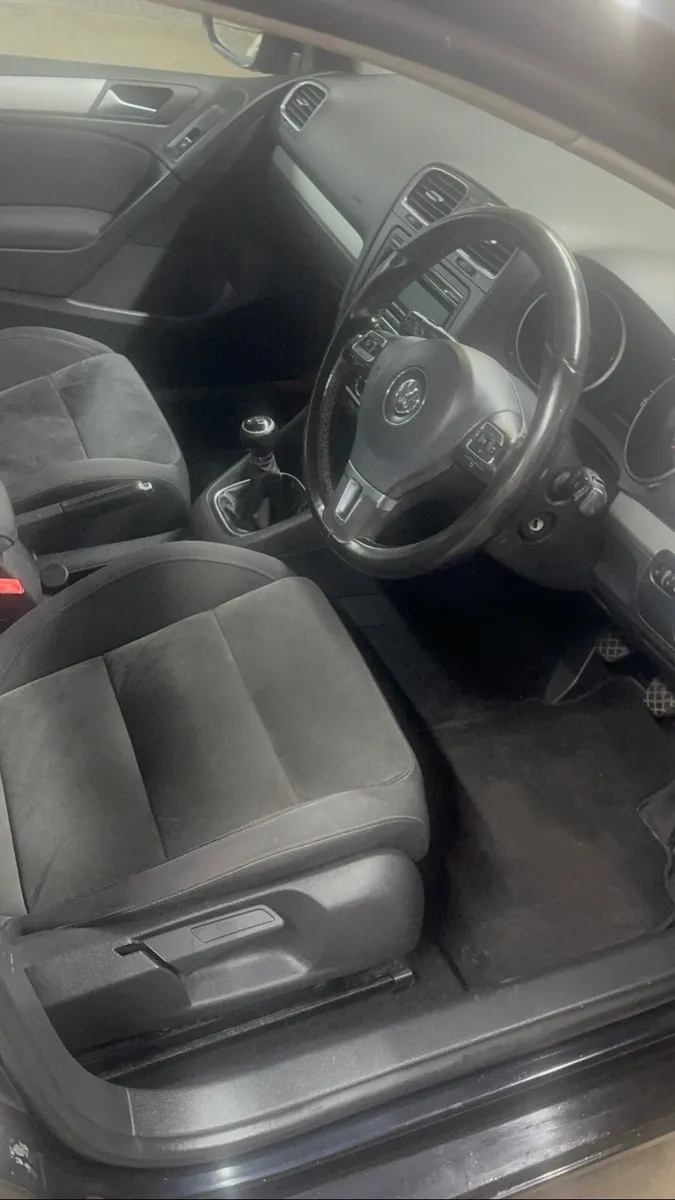 Volkswagen Golf 2011 - Image 4