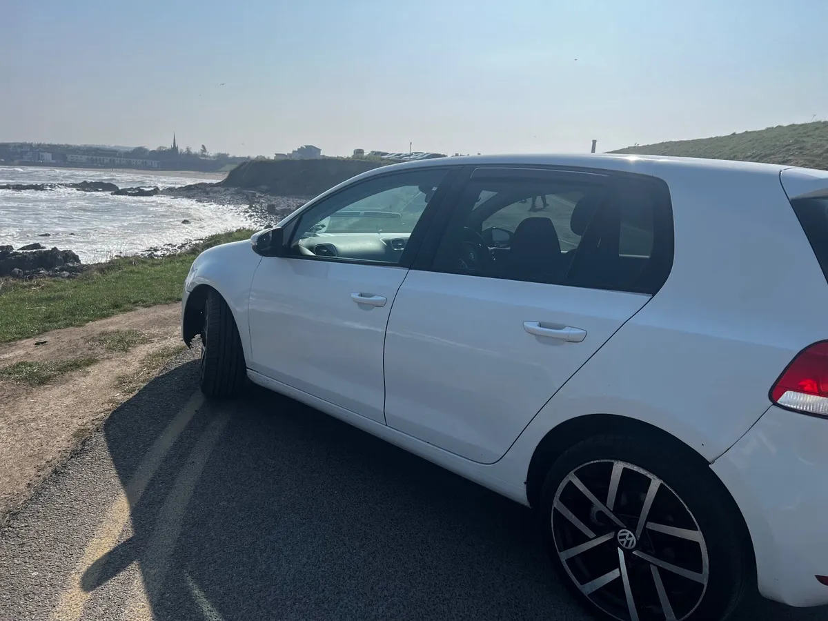 Volkswagen Golf 2012 - Image 2