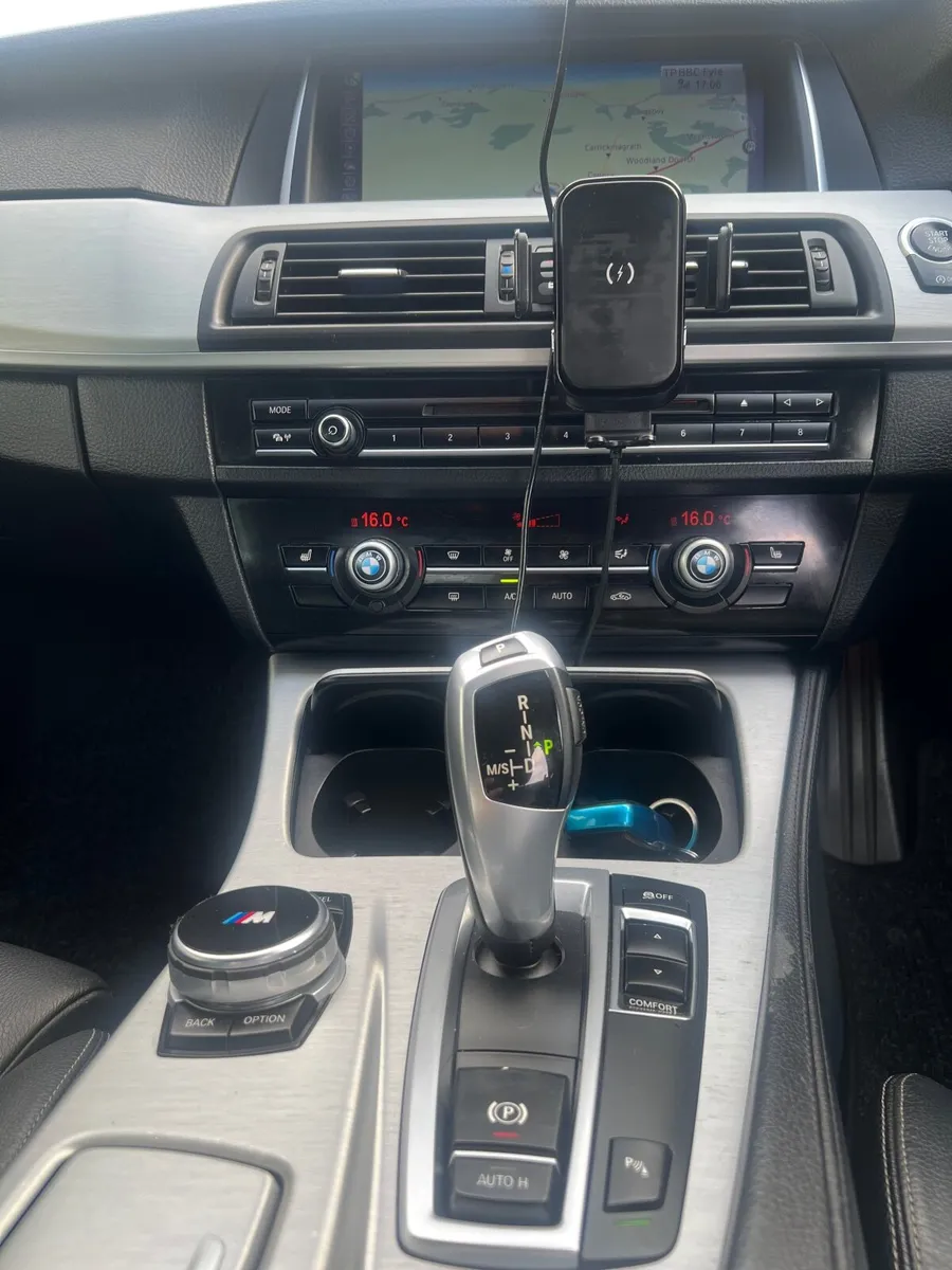 BMW 5-Series 2017 - Image 2