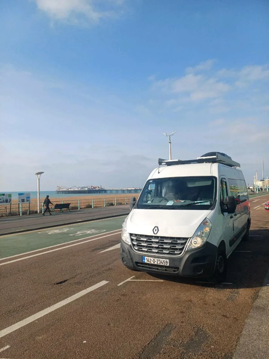 Renaut master self-converted campervan - Image 4