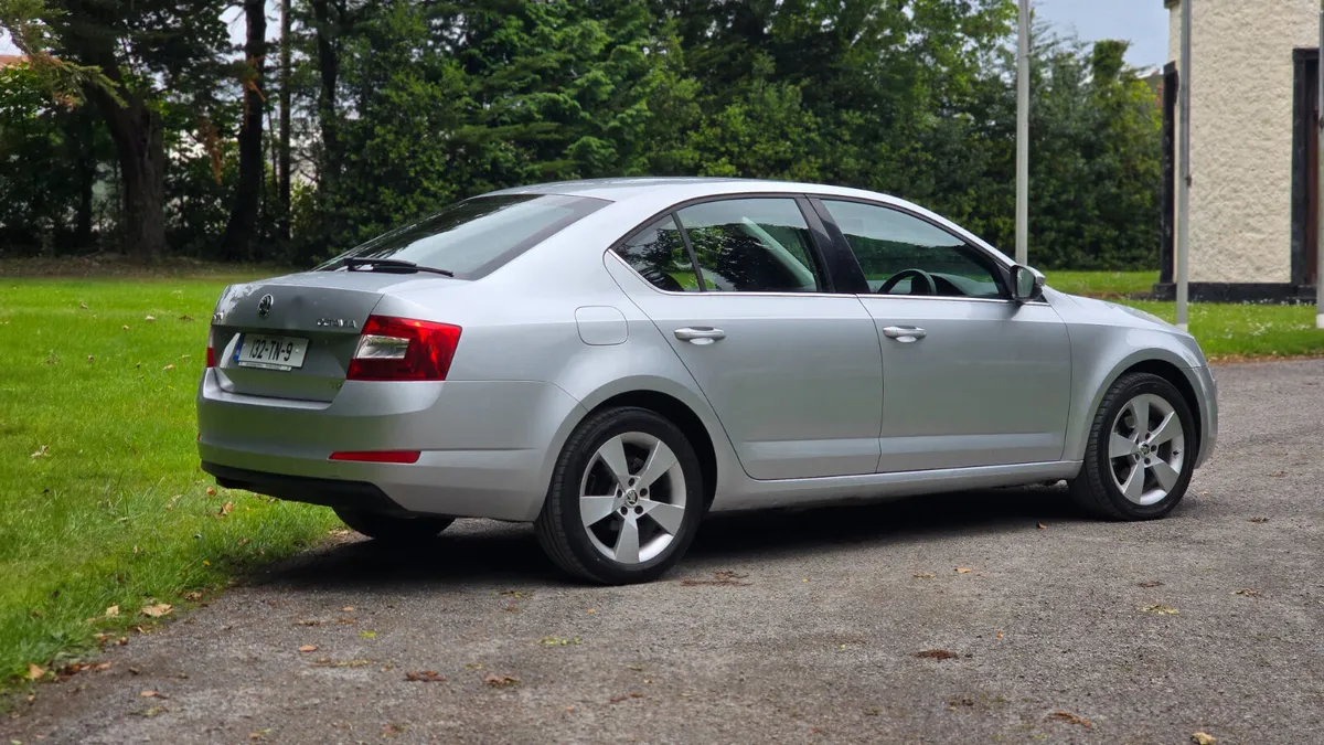 2013 Skoda Octavia 2.0 TDI 150BHP Elegance - Image 4